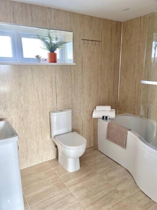 Lighthouse Cottage With Hottub แอเบอร์ดีน ภายนอก รูปภาพ